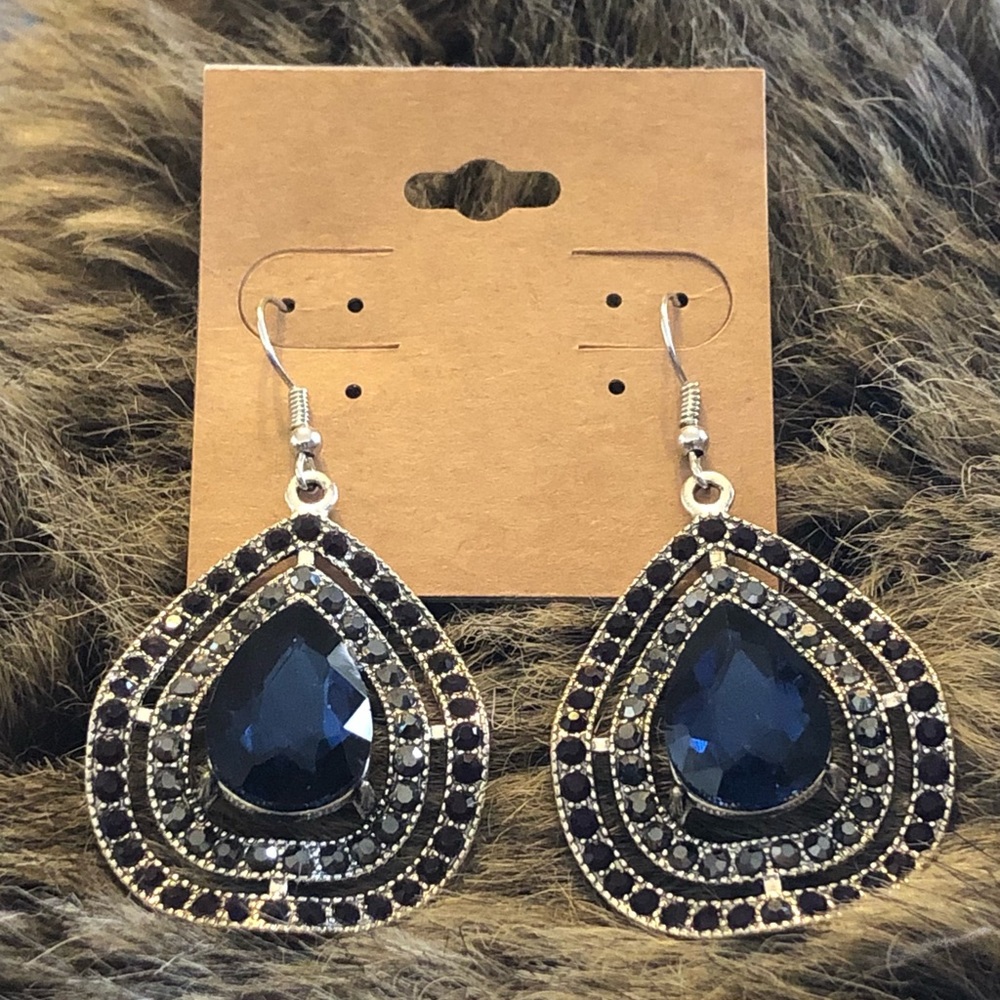 Teardrop sapphire rhinestone dangle earrings